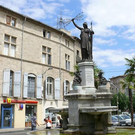 Historical Center Of Pezenas Apartment Bagian luar foto
