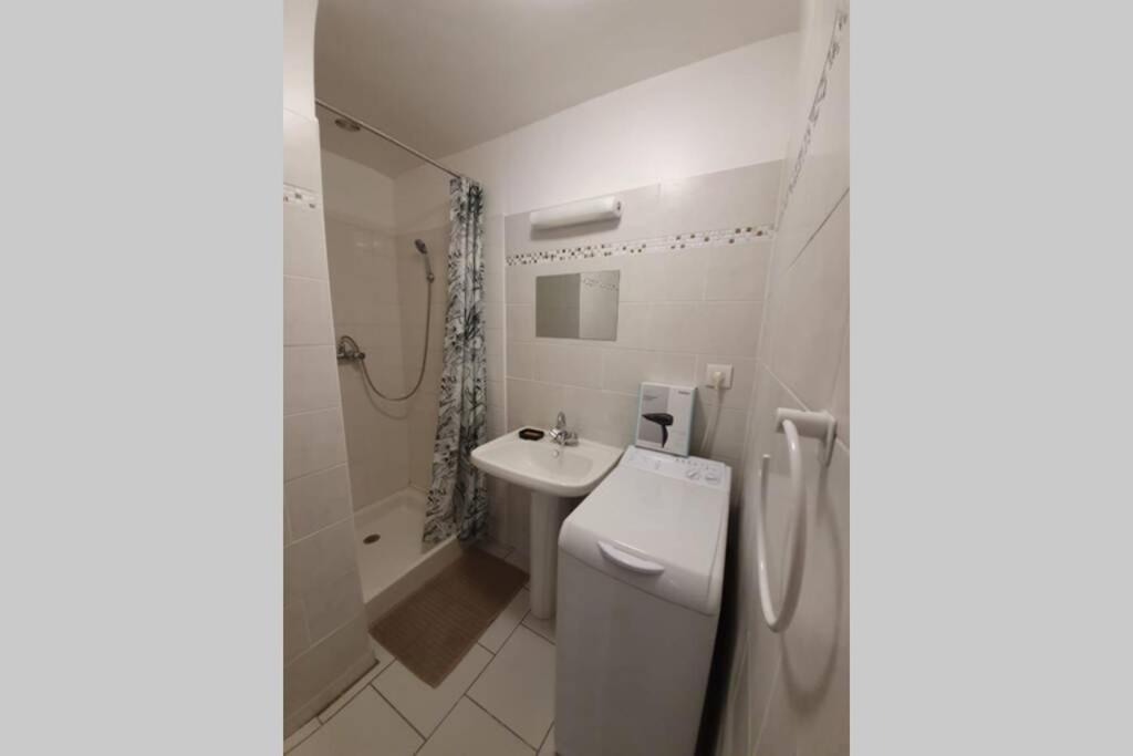 Historical Center Of Pezenas Apartment Bagian luar foto